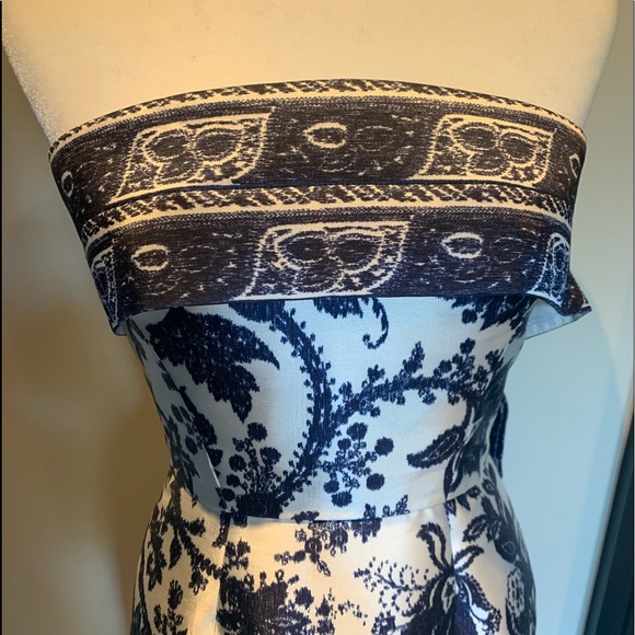 Oscar de la Renta Dresses & Skirts - Woman gown